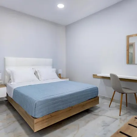 Peters Place - Paros Parasporos