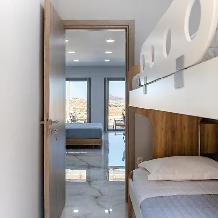 Peters Place - Paros Parasporos